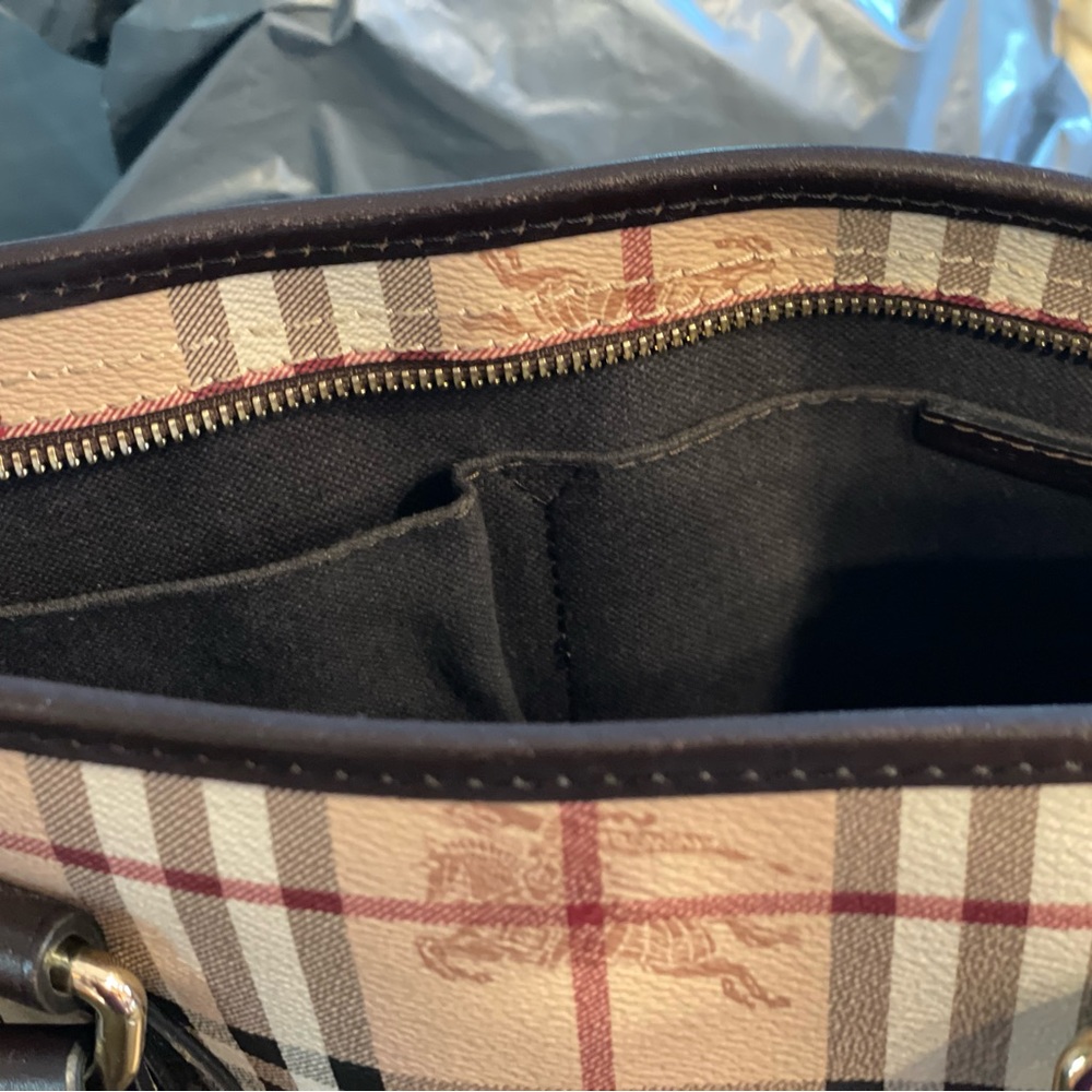 Authentic Burberry Haymarket Check Medium Regent Tote. Used twice. No damages - Picture 6 of 10